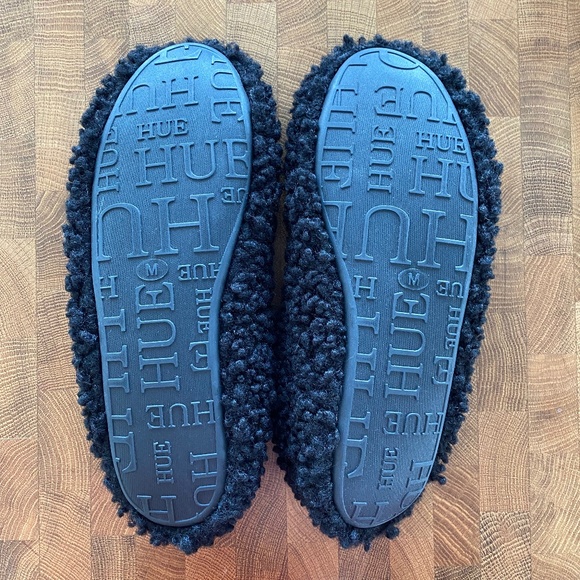 HUE WOMEN'S FAUX FUR BALLERINA SLIPPERS (NEVER WORN) - Picture 4 of 5